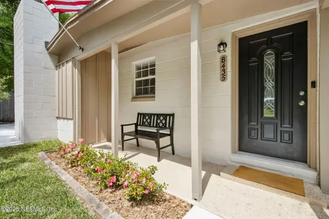 8435 Brackridge Boulevard S Jacksonville FL 32216