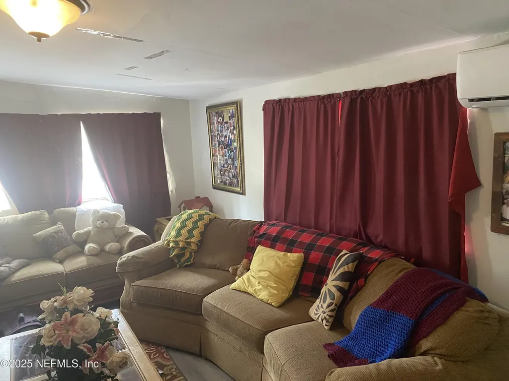 2552 Spirea Street Jacksonville FL 32209