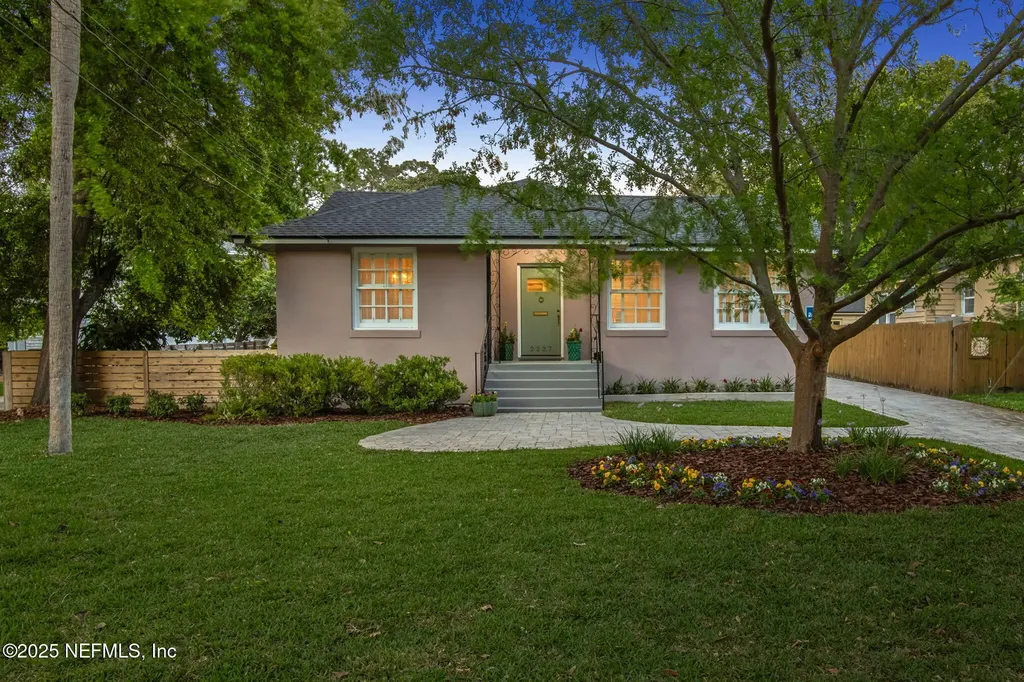 2337 Broadmoor Lane Jacksonville FL 32207