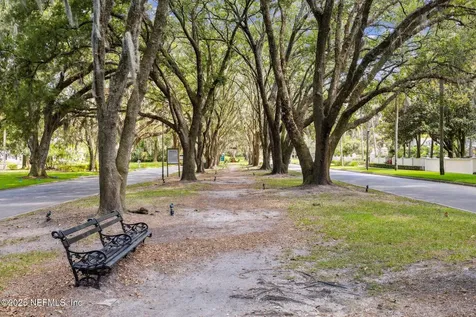 2337 Broadmoor Lane Jacksonville FL 32207