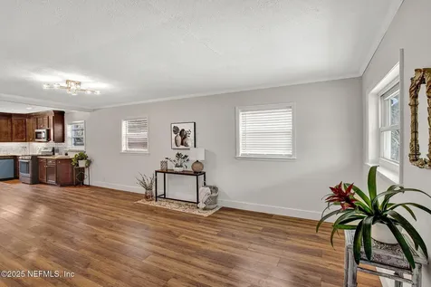 3904 Peach Drive Jacksonville FL 32246
