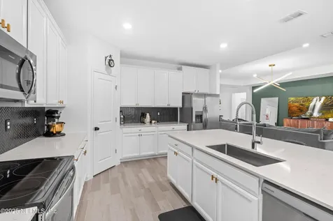 7242 Calamint Avenue Jacksonville FL 32219