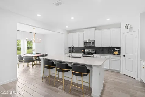 7242 Calamint Avenue Jacksonville FL 32219