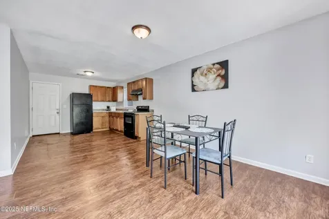 8390 Scottish Court Jacksonville FL 32244
