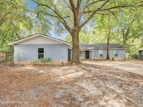 8390 Scottish Court Jacksonville FL 32244