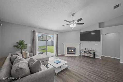2439 Bentwater Drive W Jacksonville FL 32246