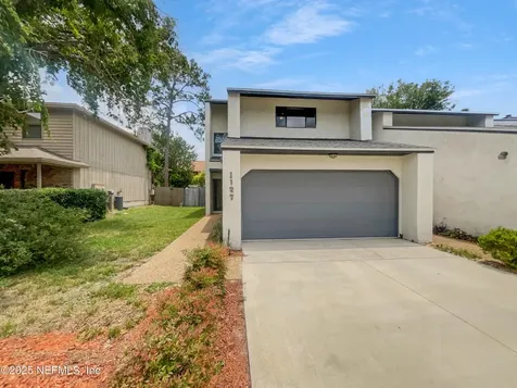 1127 Romaine Circle W Jacksonville FL 32225