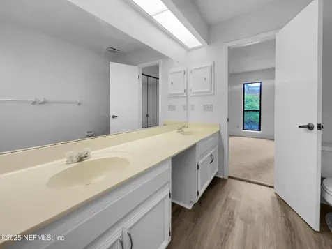 1127 Romaine Circle W Jacksonville FL 32225