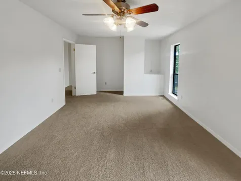 1127 Romaine Circle W Jacksonville FL 32225