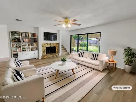 1127 Romaine Circle W Jacksonville FL 32225
