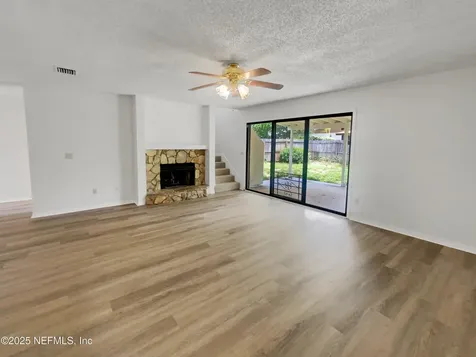 1127 Romaine Circle W Jacksonville FL 32225