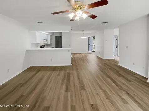 1127 Romaine Circle W Jacksonville FL 32225
