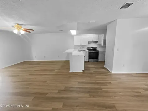1127 Romaine Circle W Jacksonville FL 32225