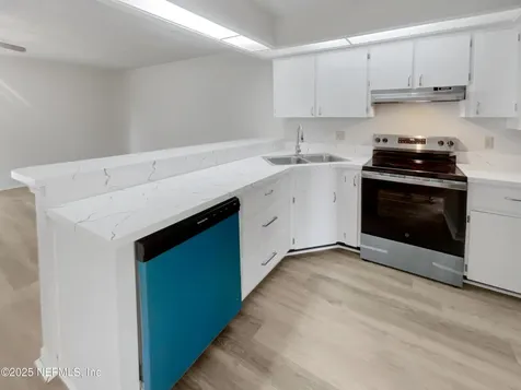 1127 Romaine Circle W Jacksonville FL 32225