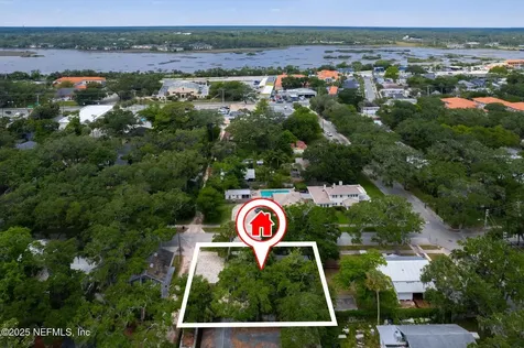 13 Douglas Avenue St. Augustine FL 32084