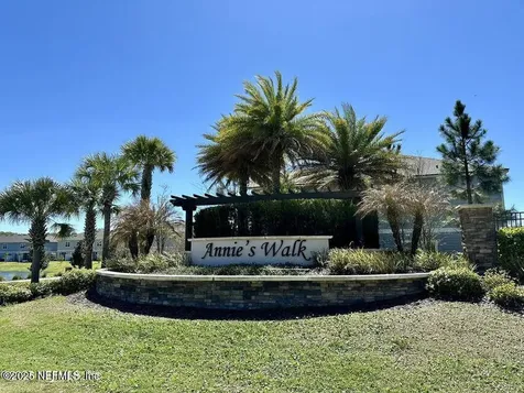 307 Annies Place Jacksonville FL 32218