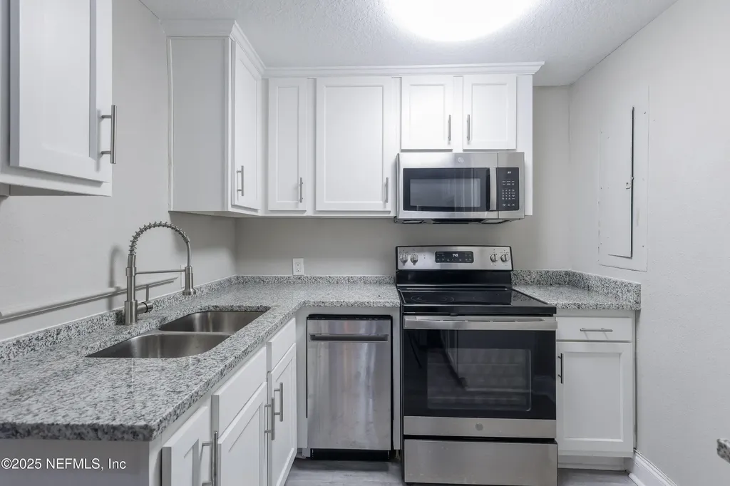 6351 Fabian Drive Jacksonville FL 32210