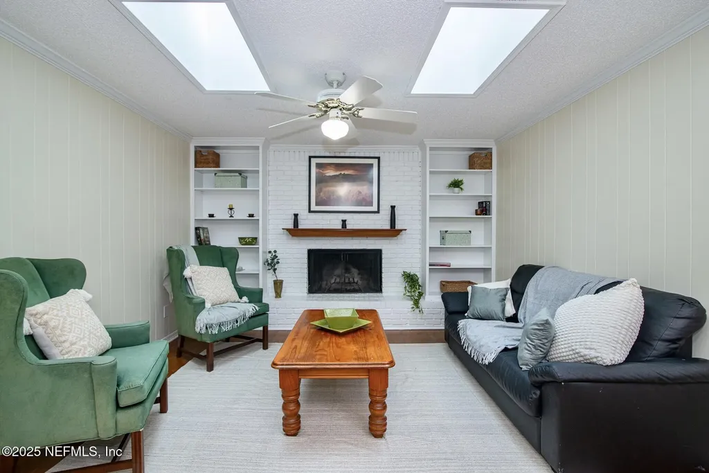 2333 The Woods Drive Jacksonville FL 32246