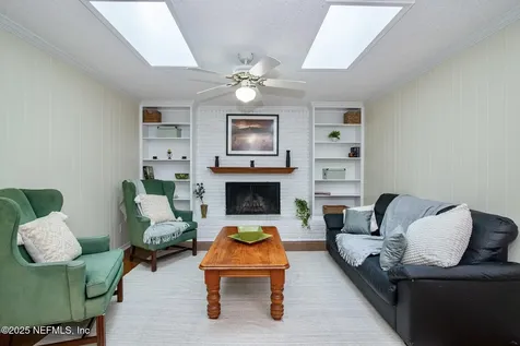 2333 The Woods Drive Jacksonville FL 32246