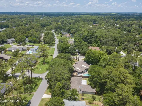 2333 The Woods Drive Jacksonville FL 32246