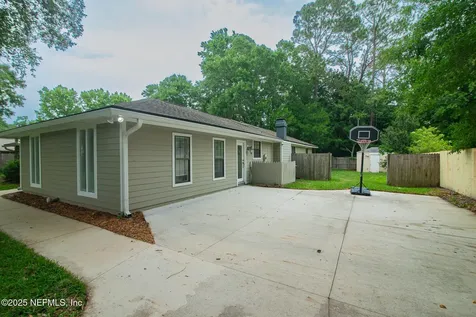 2333 The Woods Drive Jacksonville FL 32246
