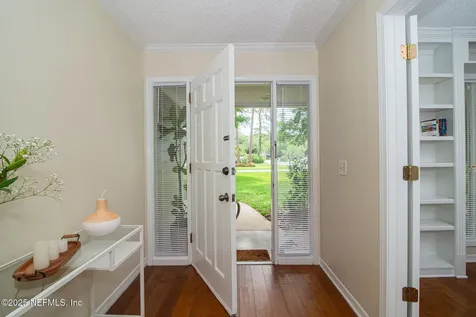 2333 The Woods Drive Jacksonville FL 32246