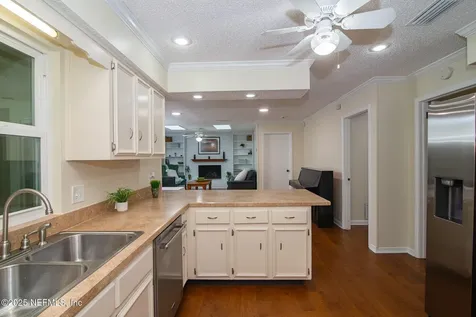 2333 The Woods Drive Jacksonville FL 32246