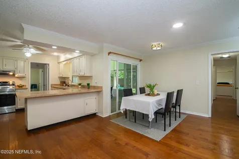 2333 The Woods Drive Jacksonville FL 32246