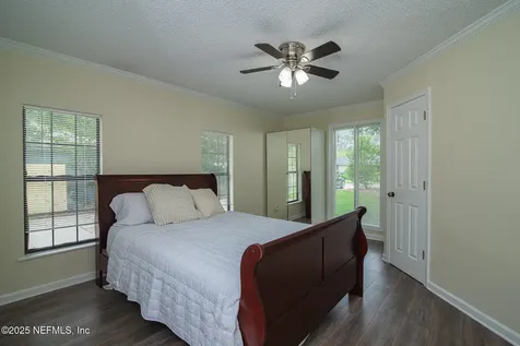 2333 The Woods Drive Jacksonville FL 32246