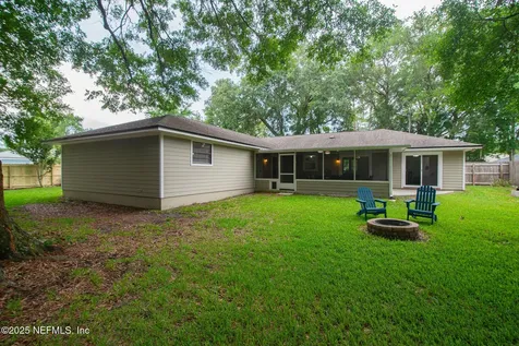 2333 The Woods Drive Jacksonville FL 32246