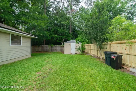 2333 The Woods Drive Jacksonville FL 32246