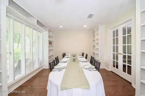 2333 The Woods Drive Jacksonville FL 32246
