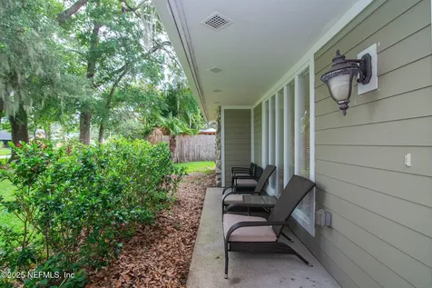 2333 The Woods Drive Jacksonville FL 32246