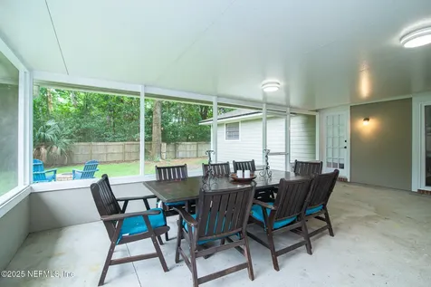 2333 The Woods Drive Jacksonville FL 32246