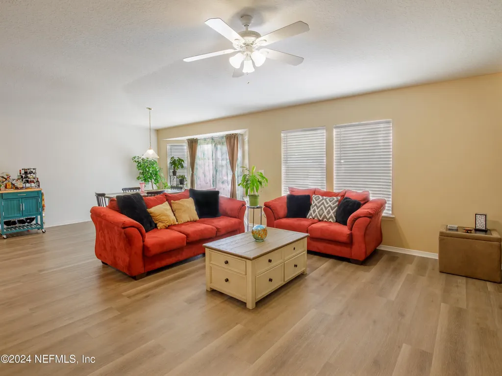 2527 Eisner Drive Jacksonville FL 32218