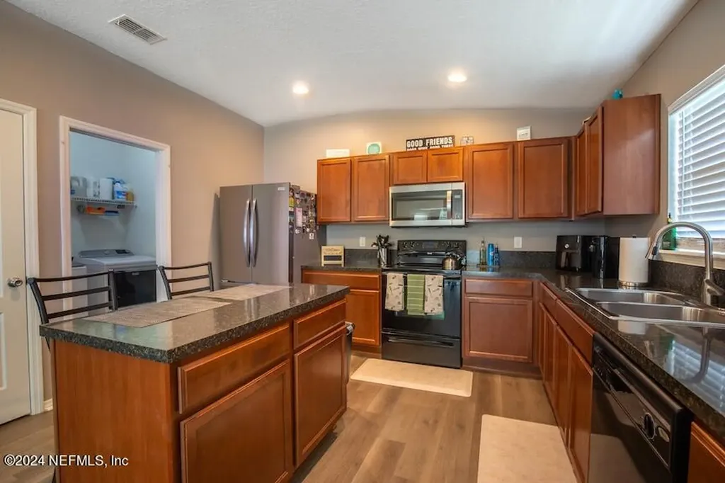 2527 Eisner Drive Jacksonville FL 32218