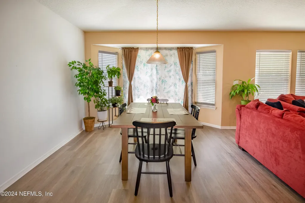 2527 Eisner Drive Jacksonville FL 32218