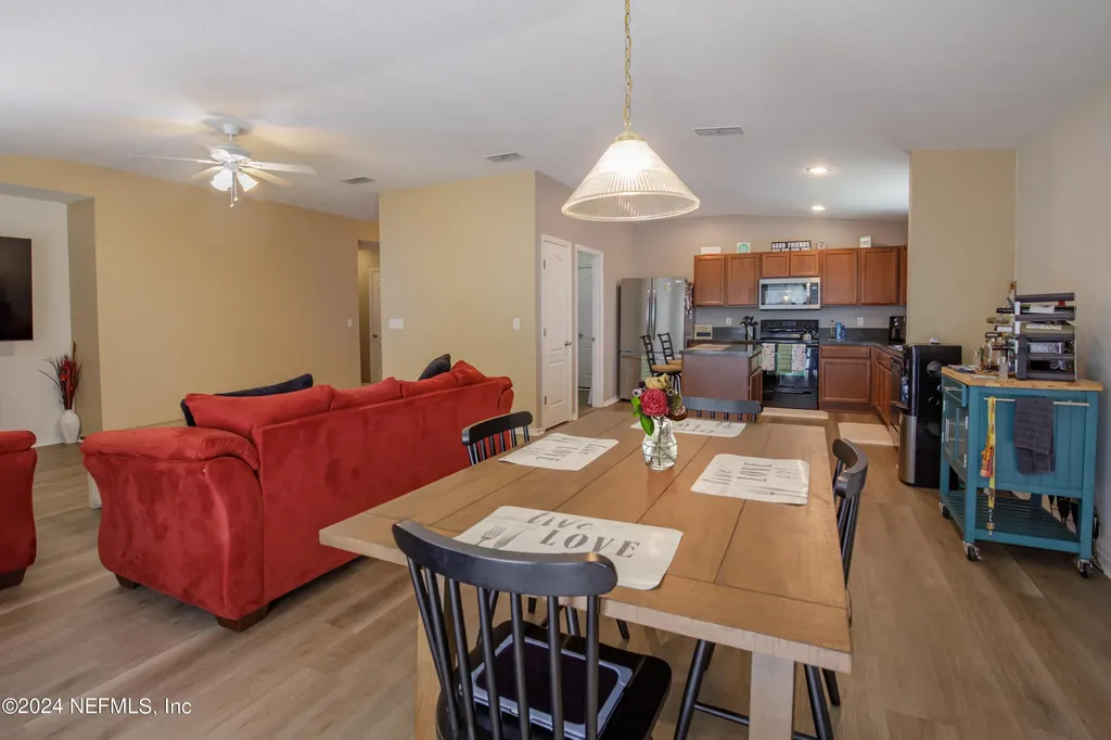 2527 Eisner Drive Jacksonville FL 32218