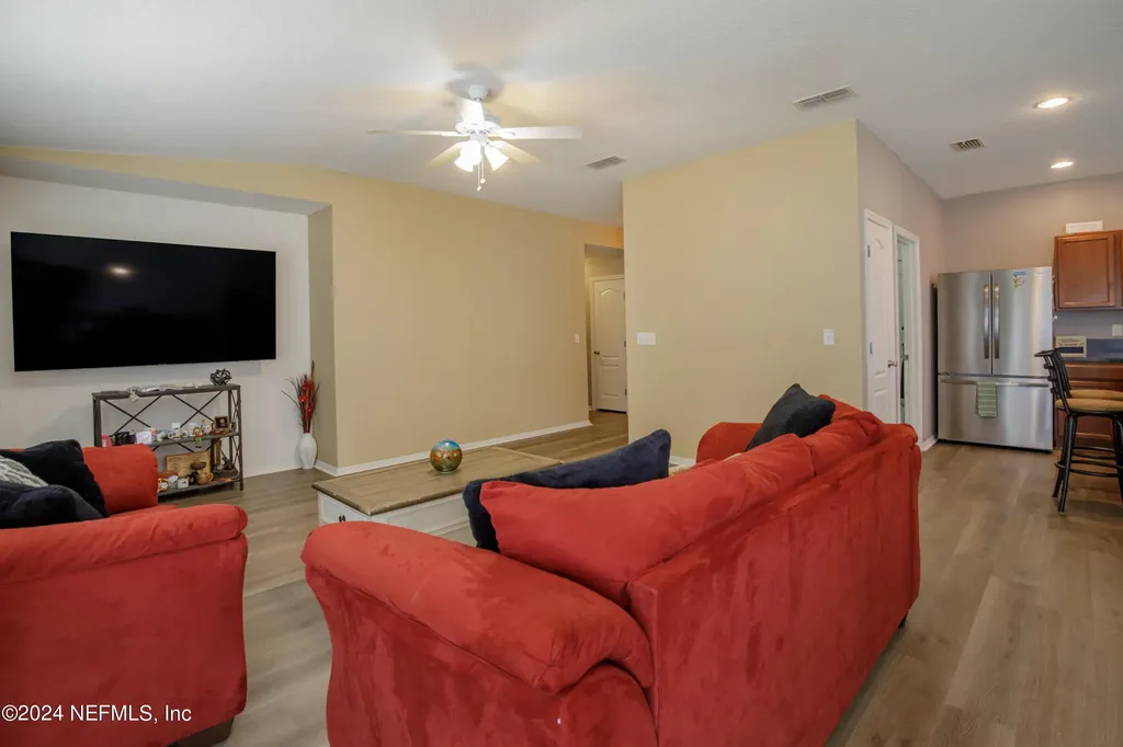 2527 Eisner Drive Jacksonville FL 32218