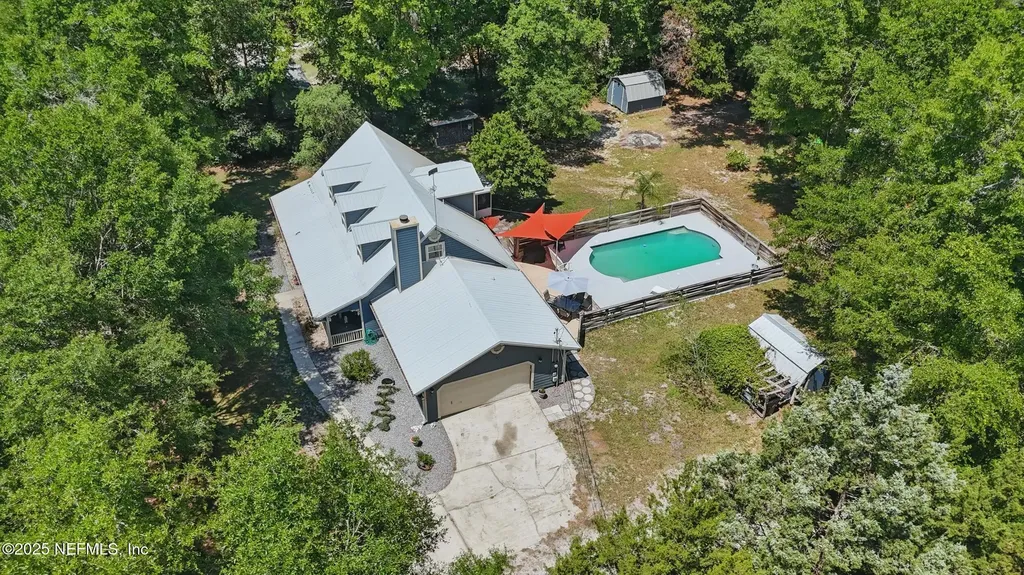 2708 Poinsettia Avenue Middleburg FL 32068