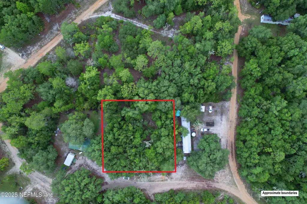 102/ 104 Circle Drive Interlachen FL 32148
