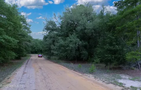 00 Ellen Way Florahome FL 32140