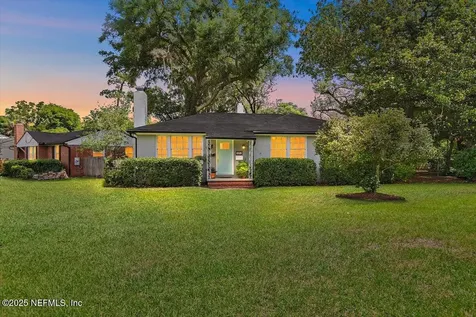4651 Pinewood Avenue Jacksonville FL 32207