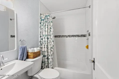 4651 Pinewood Avenue Jacksonville FL 32207