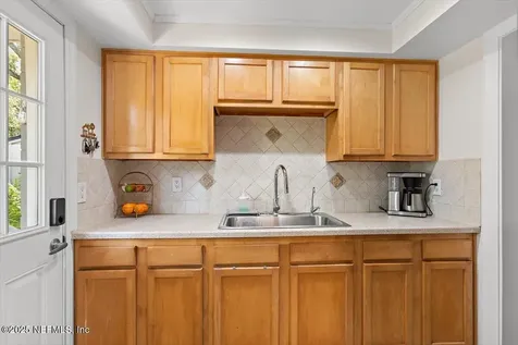 4651 Pinewood Avenue Jacksonville FL 32207