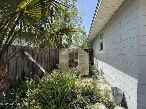 7427 Burlingame Drive S Jacksonville FL 32211