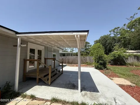 7427 Burlingame Drive S Jacksonville FL 32211