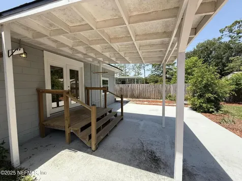 7427 Burlingame Drive S Jacksonville FL 32211