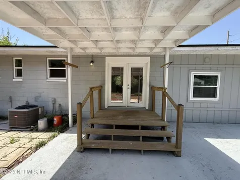7427 Burlingame Drive S Jacksonville FL 32211