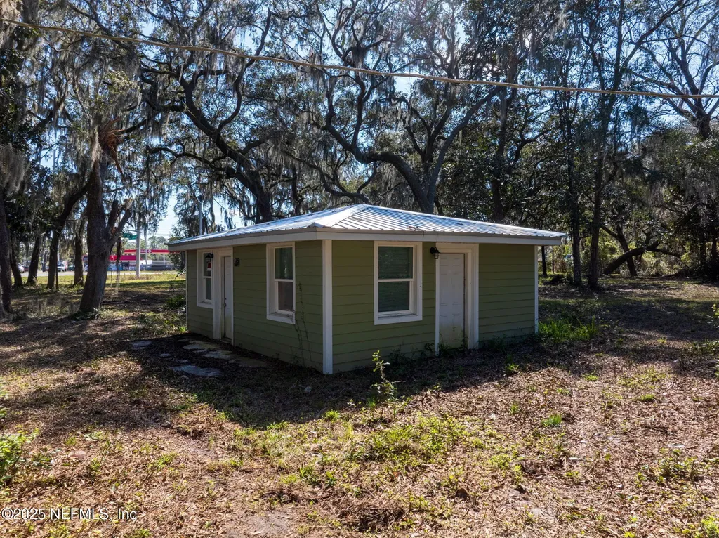 751 S Highway 17 San Mateo FL 32187
